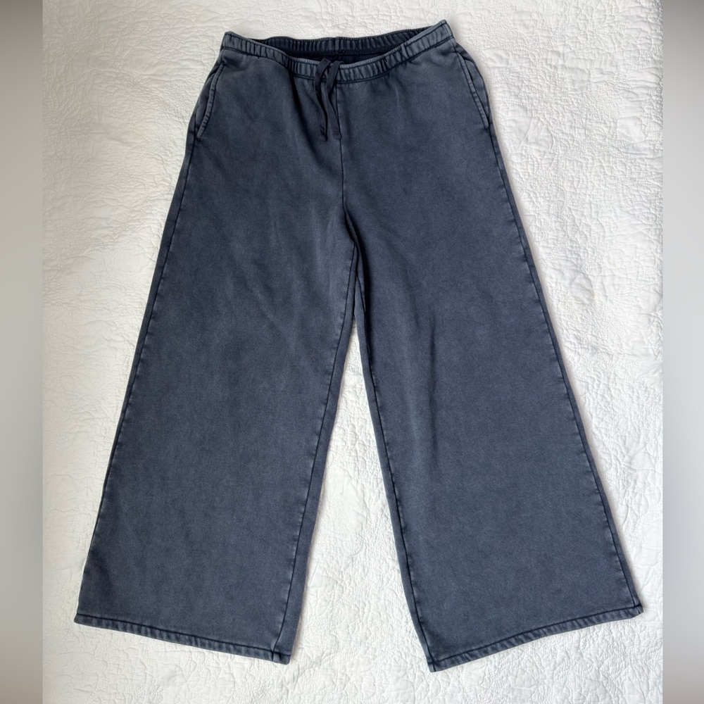 GAP Soft Baggy Wide-Leg
Sweatpants (Petite Medium) Washed Navy Blue